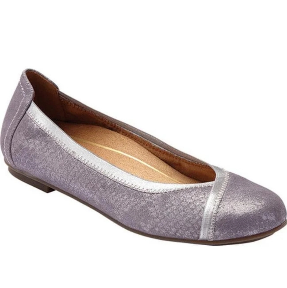 Vionic Caroll round toe slip-on flats Sz 7